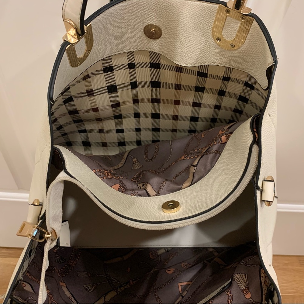 Off White purse - versatile - Picture 10 of 16